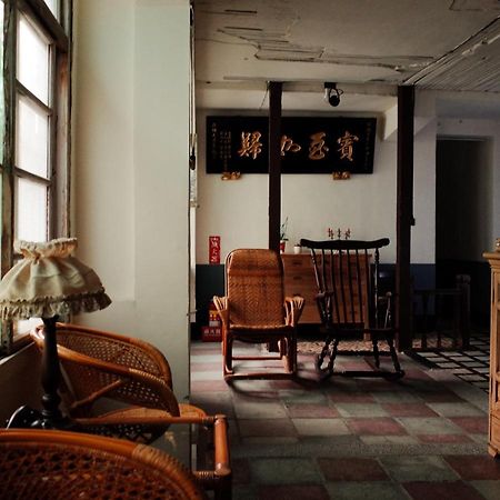 Neat Hostel Тайнань Экстерьер фото
