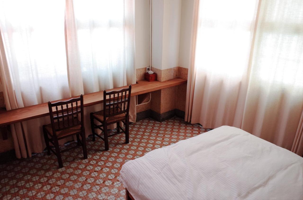 Neat Hostel Тайнань Номер фото