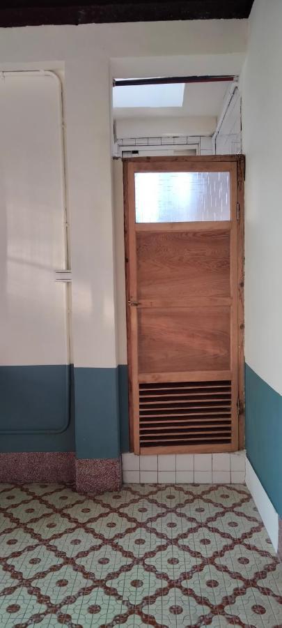 Neat Hostel Тайнань Экстерьер фото