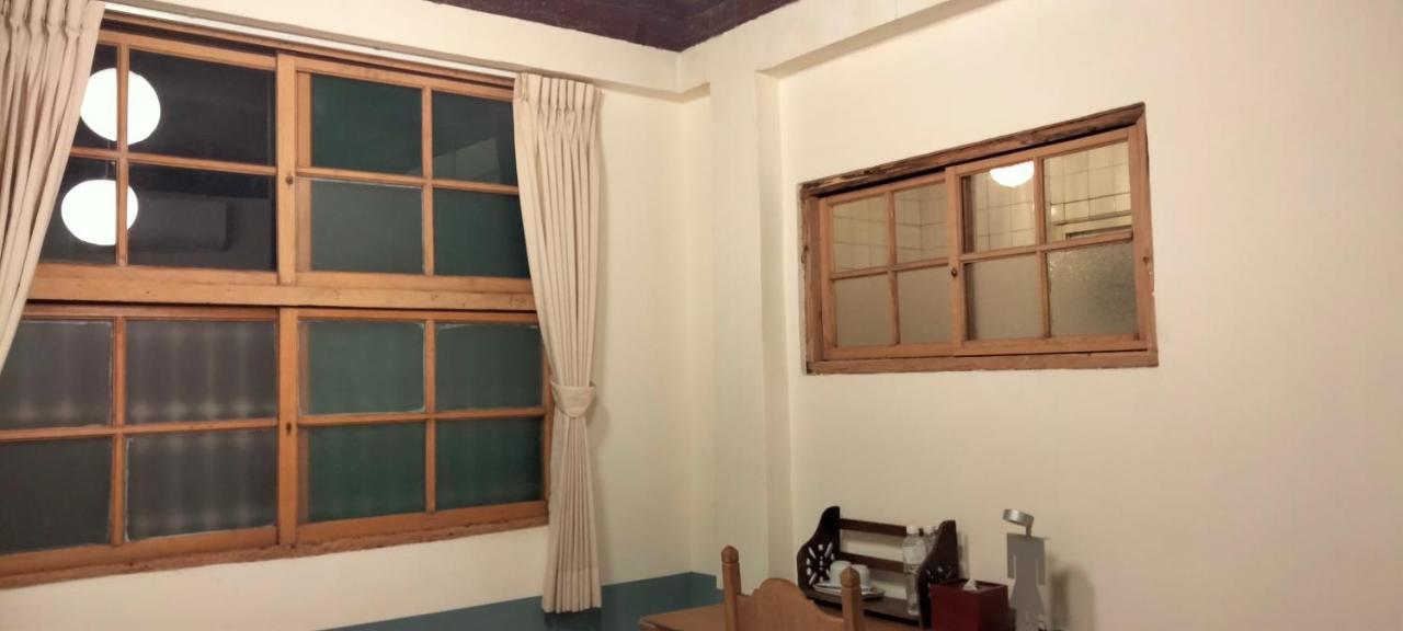 Neat Hostel Тайнань Экстерьер фото