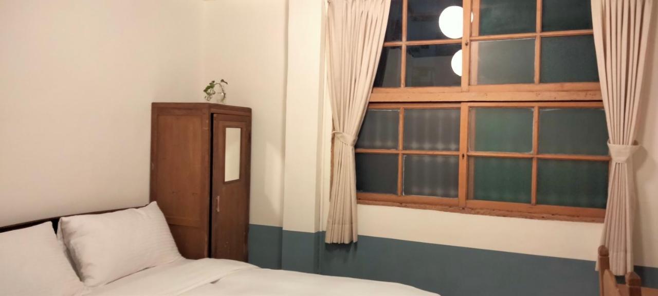 Neat Hostel Тайнань Экстерьер фото