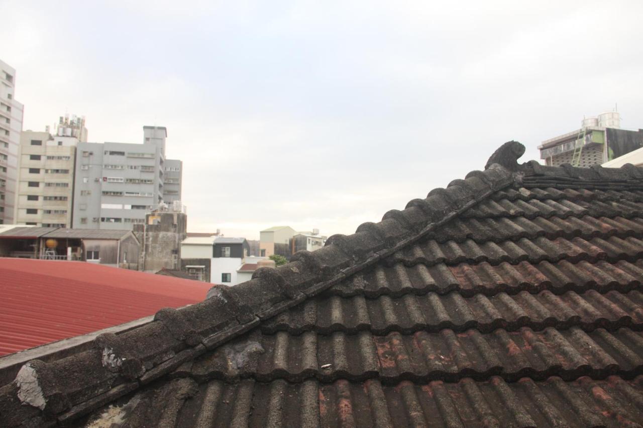 Neat Hostel Тайнань Экстерьер фото