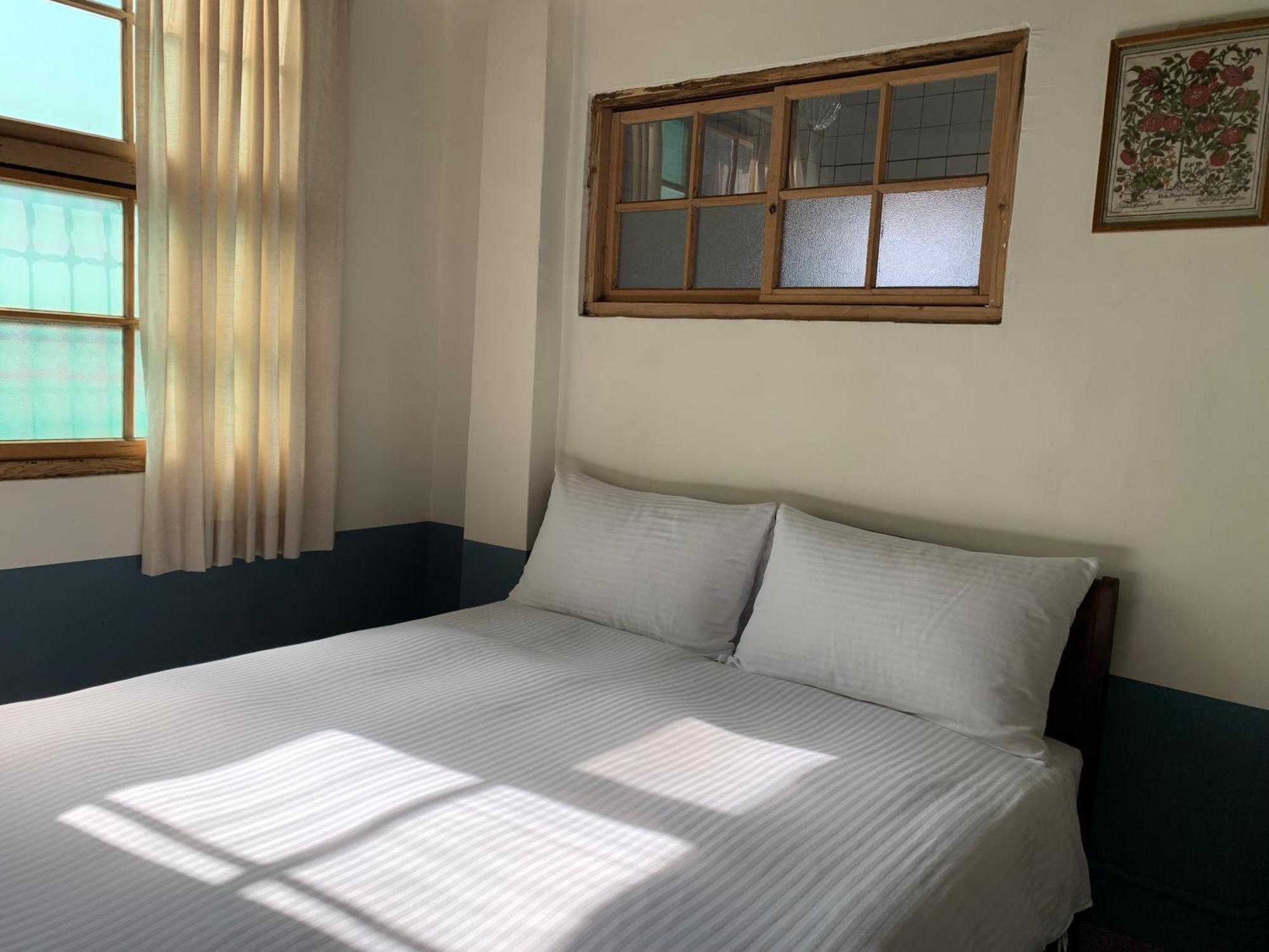 Neat Hostel Тайнань Экстерьер фото