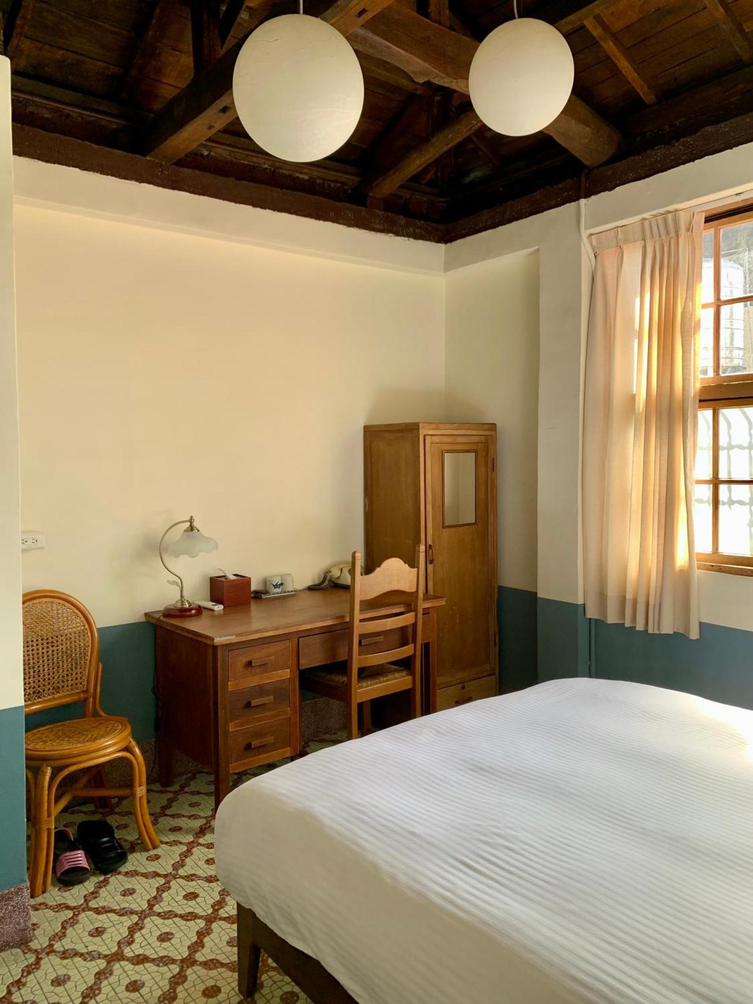 Neat Hostel Тайнань Экстерьер фото
