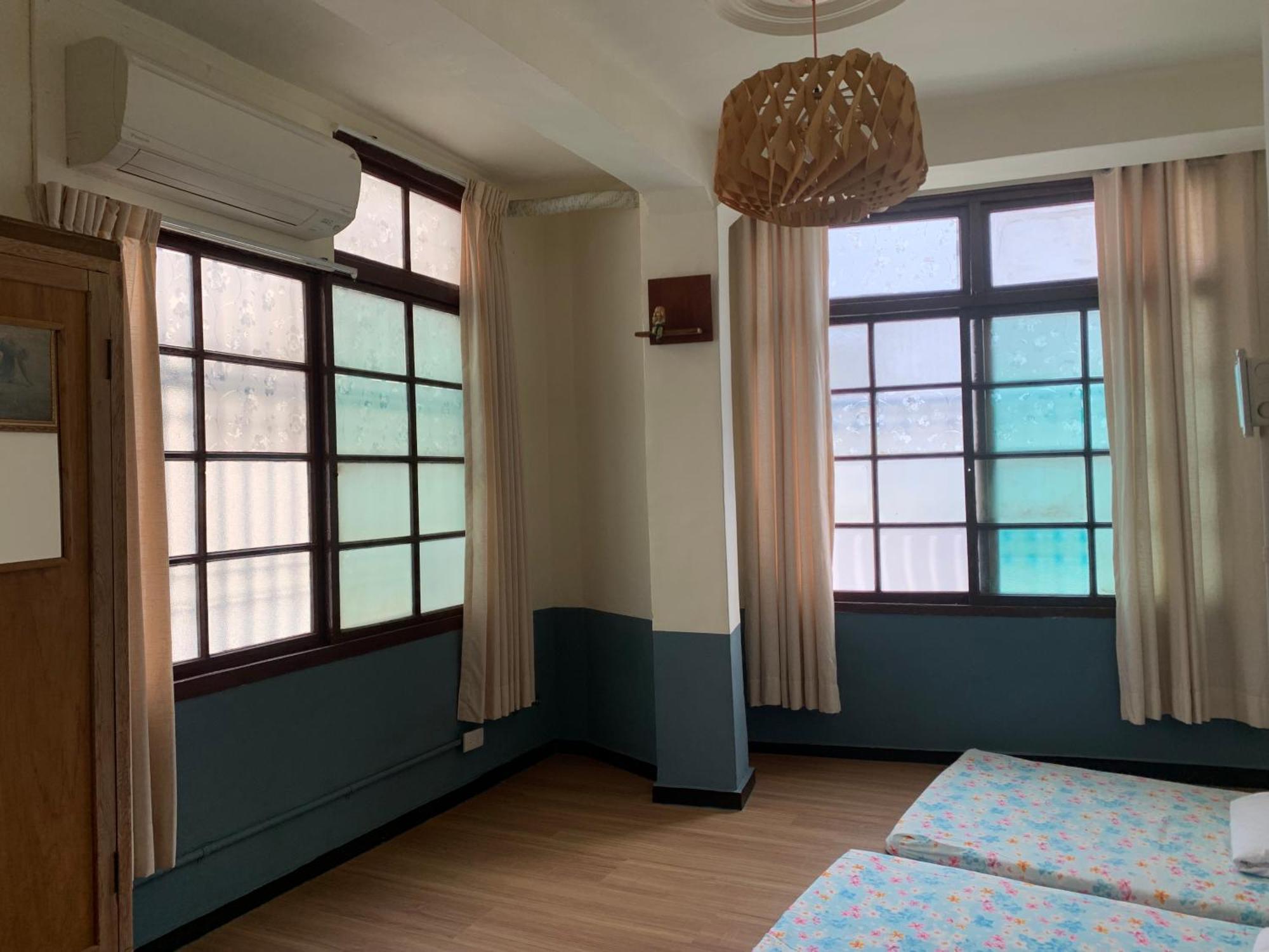 Neat Hostel Тайнань Экстерьер фото