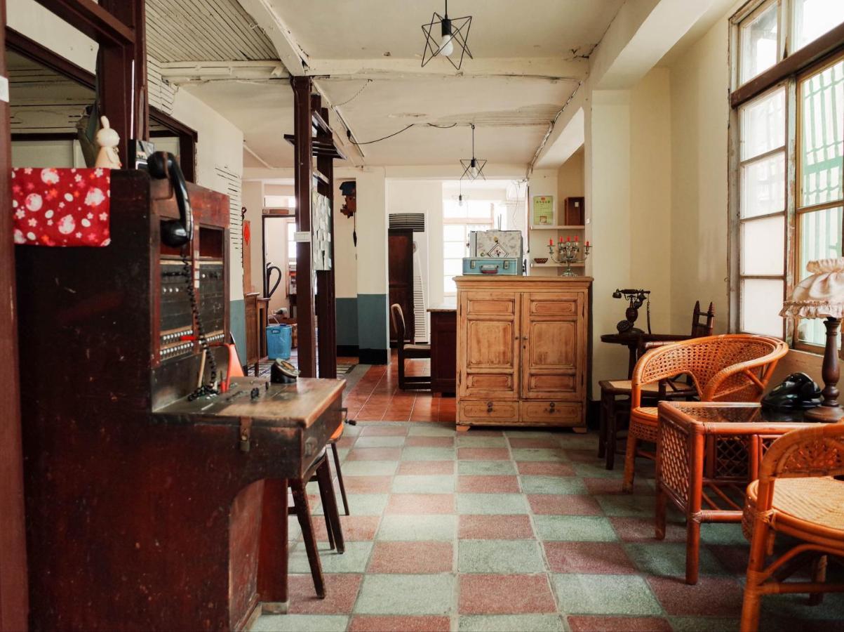 Neat Hostel Тайнань Экстерьер фото